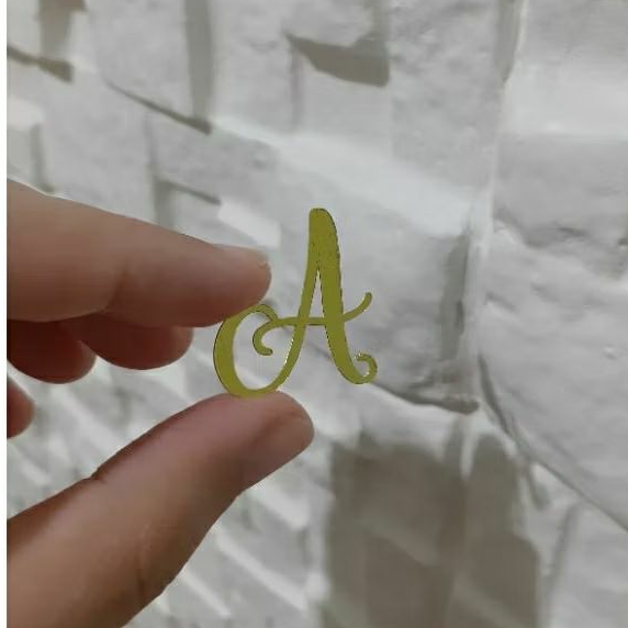 Kit de Apliques Letras Personalizadas com 2,5cm de altura, Apliques para Lembrancinhas - 50 und em Papel Lamicote 180g.