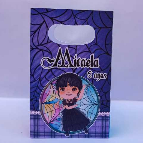 Sacolinha surpresa personalizada WANDINHA lembrancinha aniversário (PEGUE E MONTE)