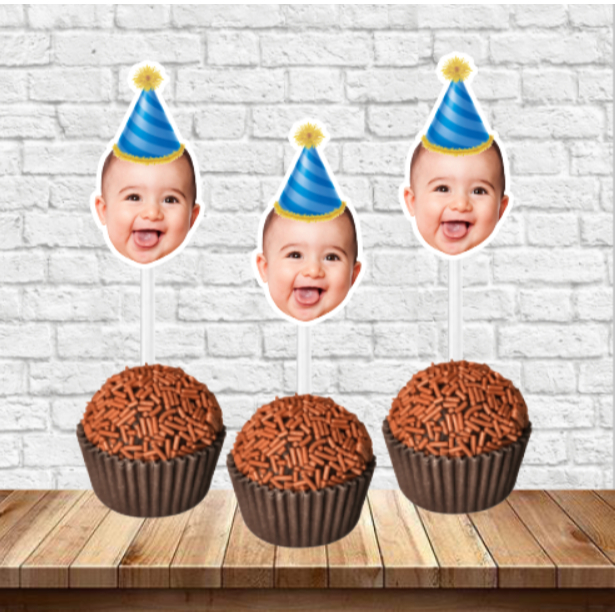 30 topinho topper de docinho com rostinho rosto e chapeu personalizado para brigadeiro - ENVIAR FOTOS IMEDIATAMENTE em Oferta na Shopee