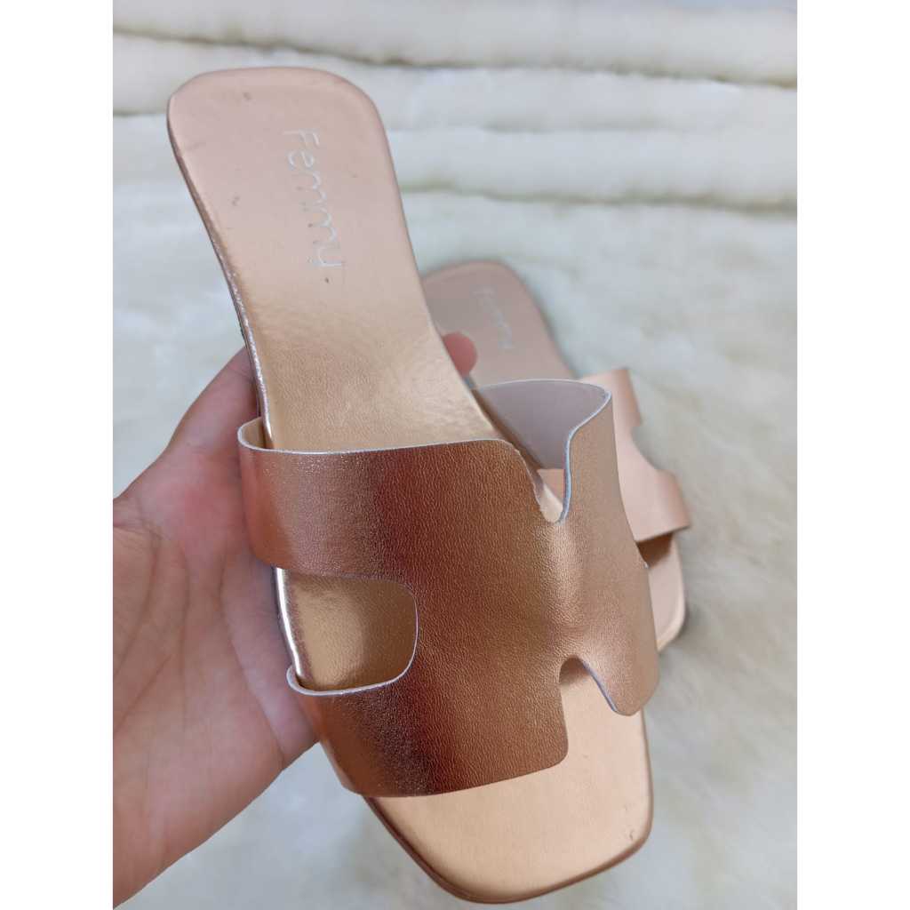 Sandália Feminina Flat Rasteira H Moda Rasteirinha Verão Tendência Dia a Dia, Confortável, Solado antiderrapante.
