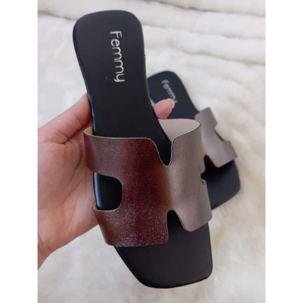 Sandália Feminina Flat Rasteira H Moda Rasteirinha Verão Tendência Dia a Dia, Confortável, Solado antiderrapante.
