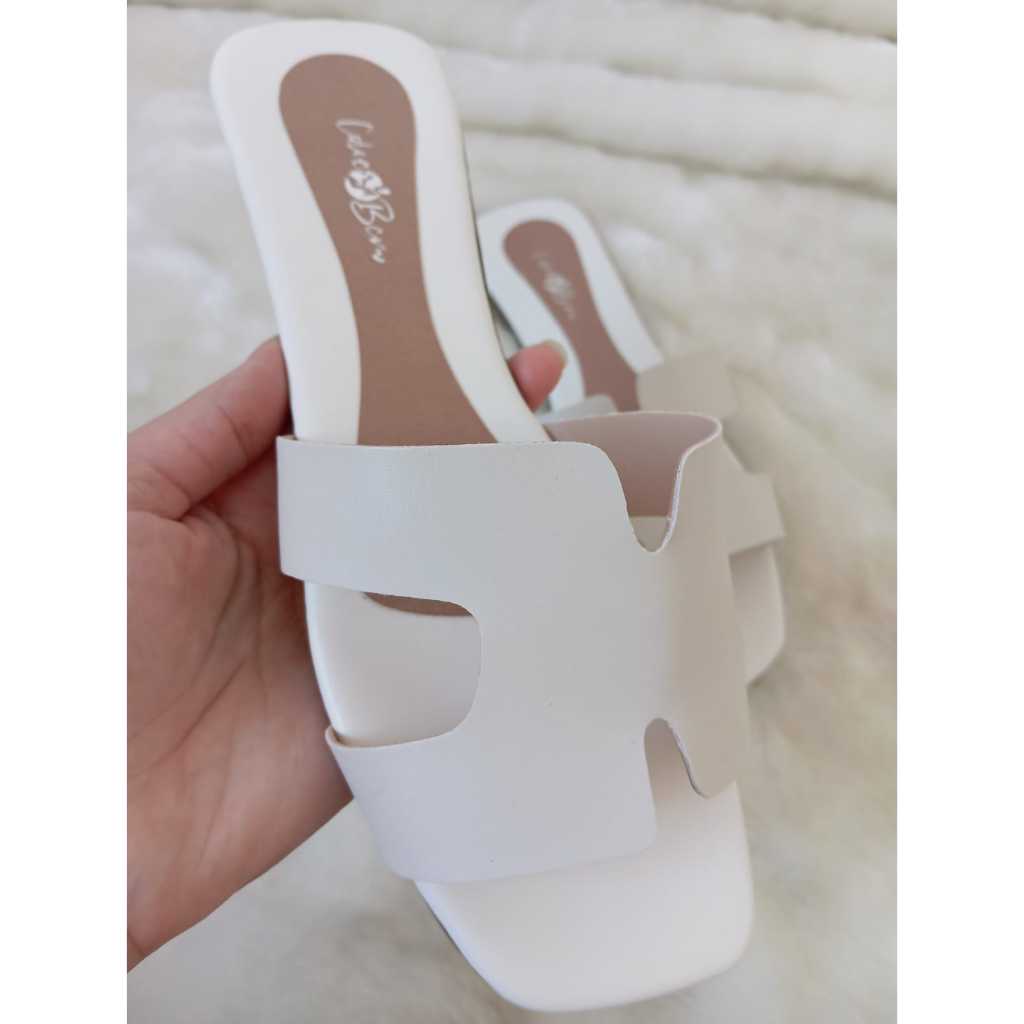 Sandália Feminina Flat Rasteira H Moda Rasteirinha Verão Tendência Dia a Dia, Confortável, Solado antiderrapante.