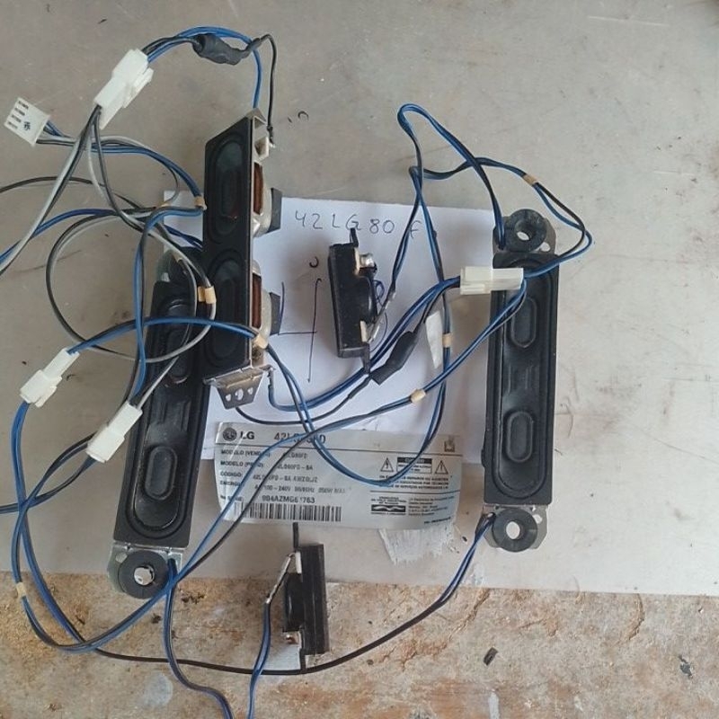 conjunto auto falantes tv LG 42lg80fd leiam descriçao