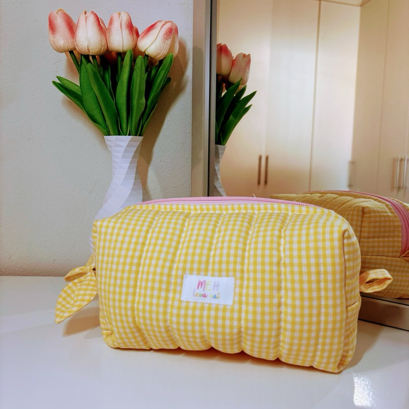 Necessaire xadrez amarelo em Oferta na Shopee