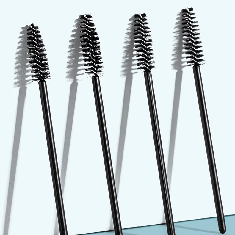 Escova de Maquiagem Preta Descartável para Cílios com Haste Sólida e Escova Espiral