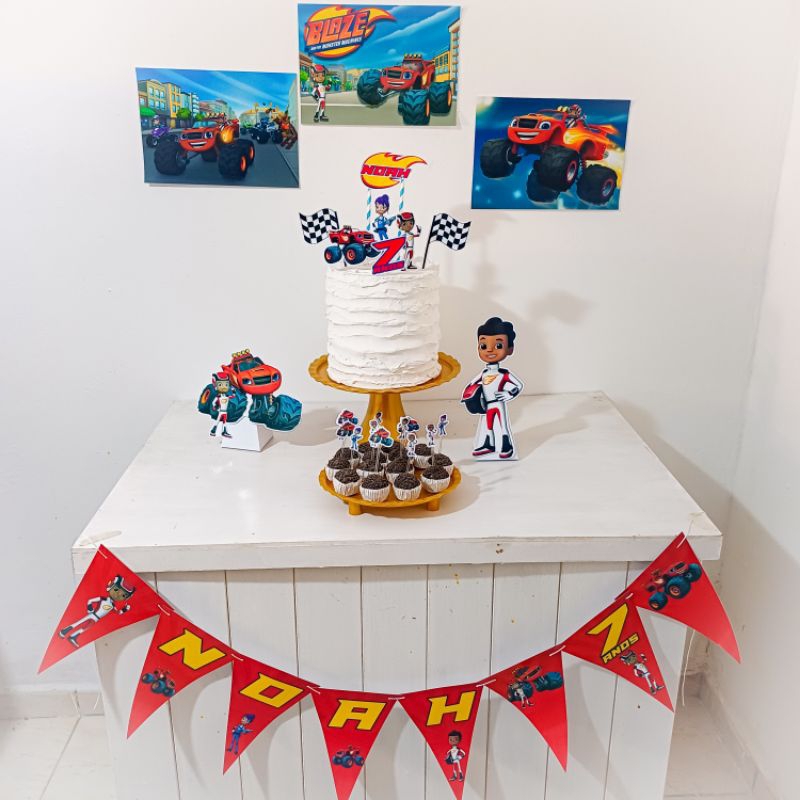 Kit Festa Blaze e os Monster Machine Personalizado Só Um Bolinho Festa em Casa Aniversário Infantil adulto Mesversário