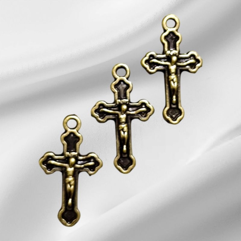 30 Pingente Cruz Dupla face 2 cm em Metal Ouro Velho - Pingente Cruz para Terço de pulso artesanato