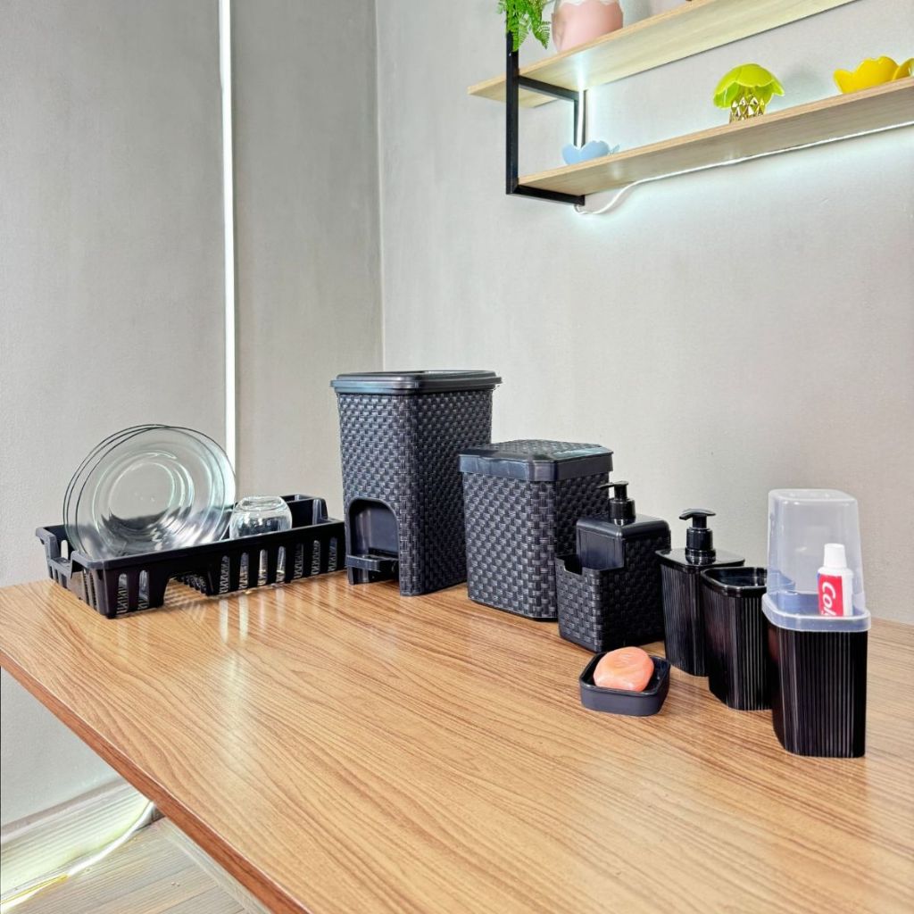 Kit Completo para sua Cozinha e Banheiro: Lixeiras, Acessórios e Organização