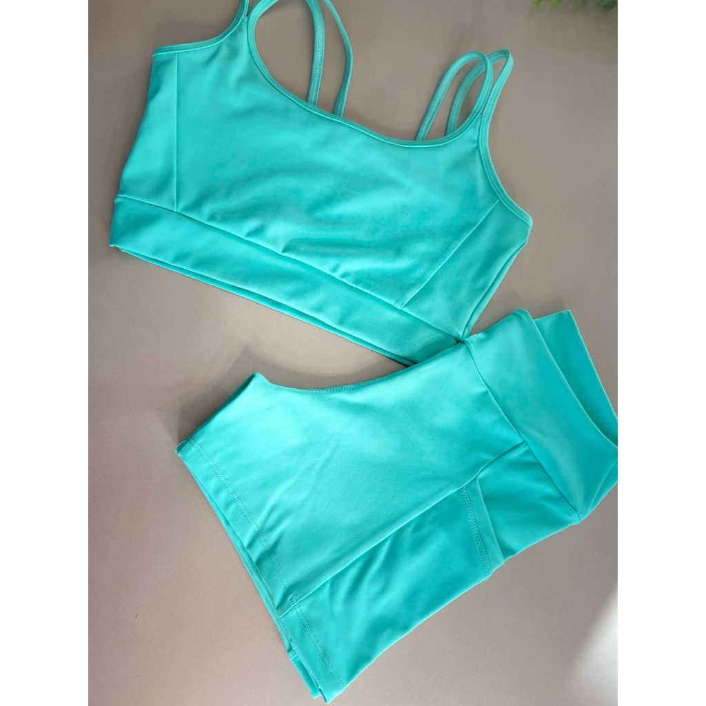 Conjunto Academia Ótima Elasticidade Top e short Poliamida Feminino Zero Transparência Confortável