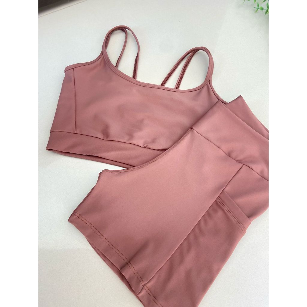 Conjunto Feminino Poliamida Dark Elasticidade Perfeita Top e Short com bolso lateral