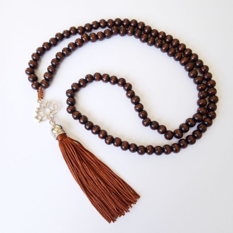 Japamala 108 Contas Madeira Com Modelo Novo Pingente Flor De Lótus Vazada Budista Meditação Ref:210 em Oferta na Shopee