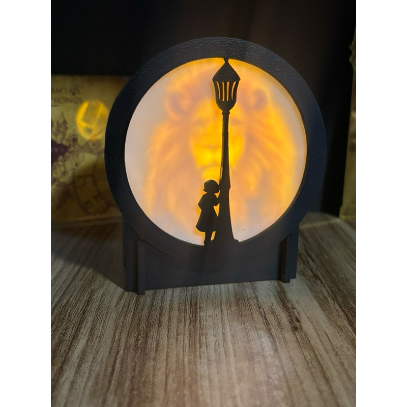 Luminaria Nárnia Lucy E Aslan Decoração Livros Estante Quarto em Oferta na Shopee