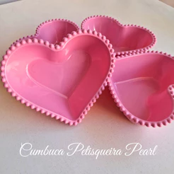KIT C/10 CUMBUCAS CORAÇÃO PETISQUEIRA EM ACRÍLICO ROSA BEBÊ PEARL/PÉROLA DELICADA E RESISTENTE