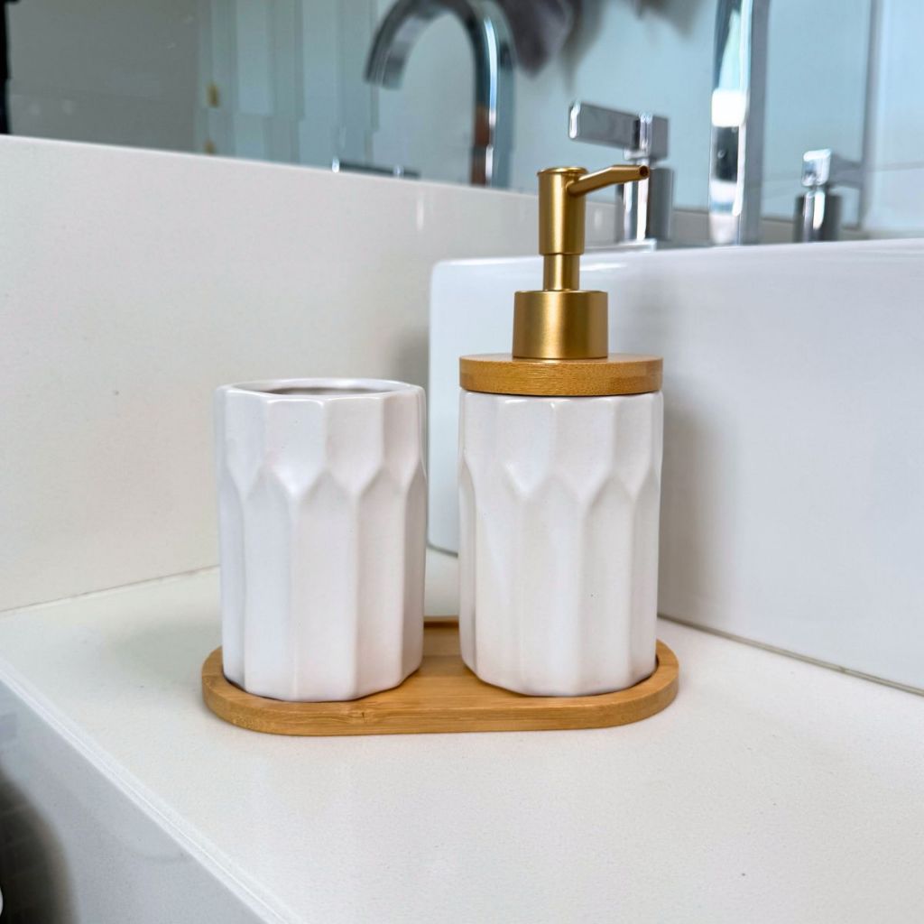 Kit Banheiro 3 Peças Lavabo Conjunto Bandeja Bambu Saboneteira Dispenser e Porta Escova Po...