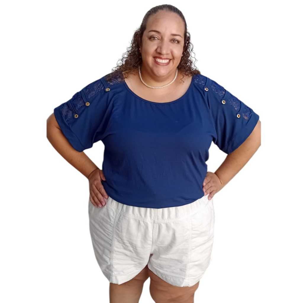 Blusa com Manga Japonesa Feminina Plus Size M ao G3 (40 ao 50)  Detalhe de Renda e Ilhós na Manga
