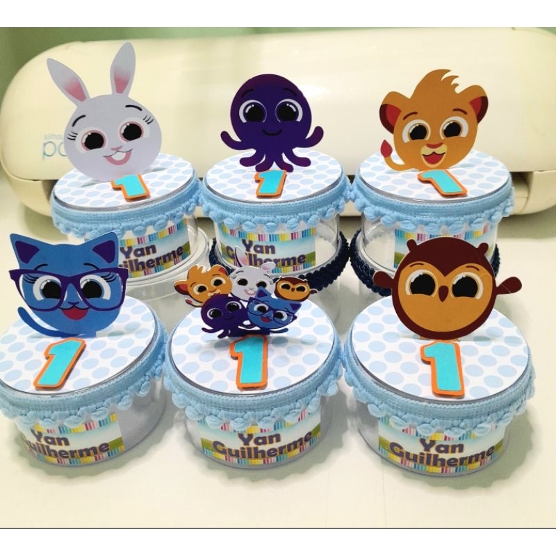 APLIQUE 3D com caixa acrílica redonda 6cm Personalizada Bolofofo Festa Infantil Lembrancinha l FAZEMOS QUALQUER TEMA
