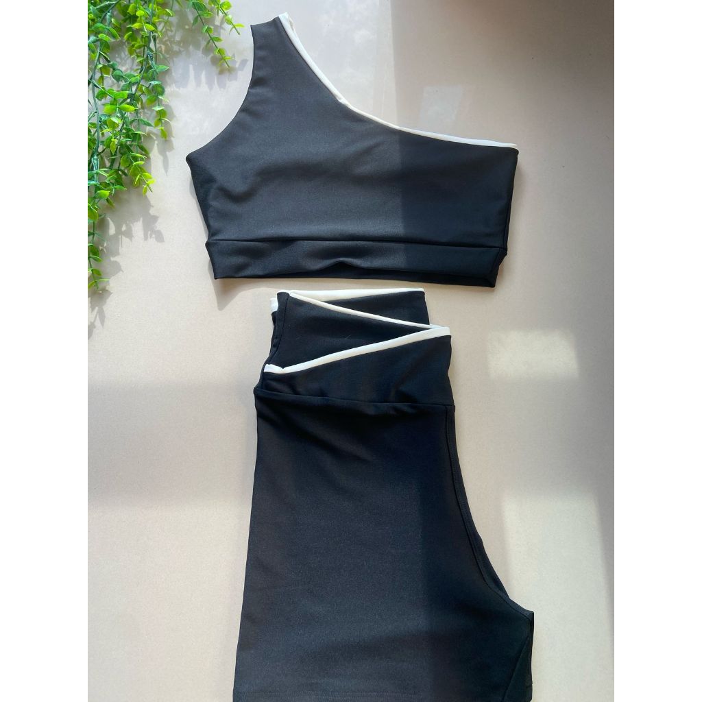 Conjunto Feminino Academia Top entrada para Bojo  + Short  Poliamida Zero Transparência