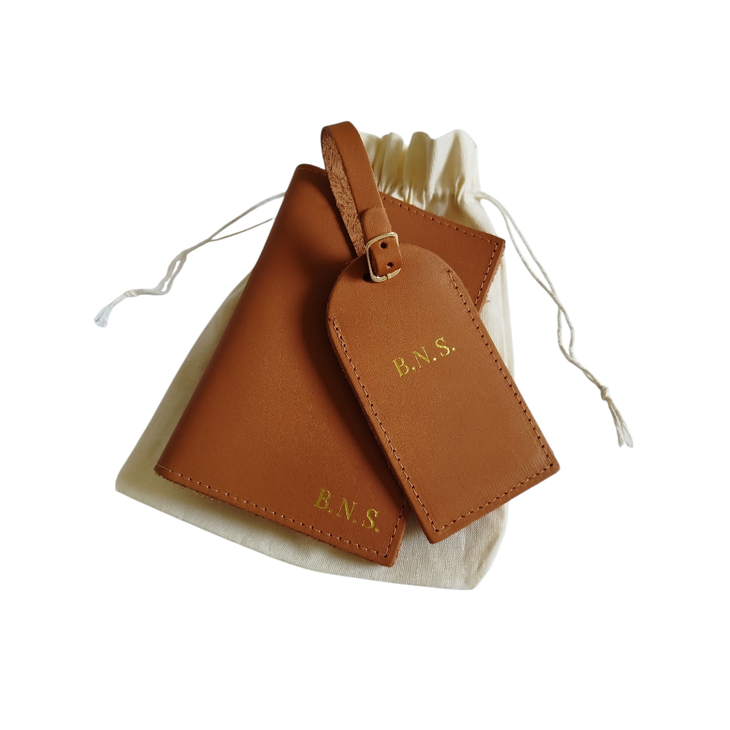 Kit Viagem Porta Passaporte + Tag de Mala em Couro com Inciais