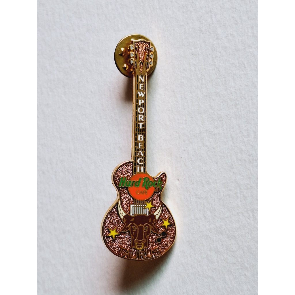 Pin / Broche - Hard Rock Cafe - Newport Beach - Horoscope Series Guitar 2002 Taurus