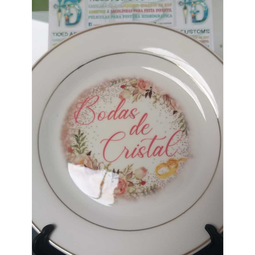 Prato Personalizado Bodas De Cristal, Bodas De Prata, Bodas De Ouro 20cm Branco com detalhes dourado