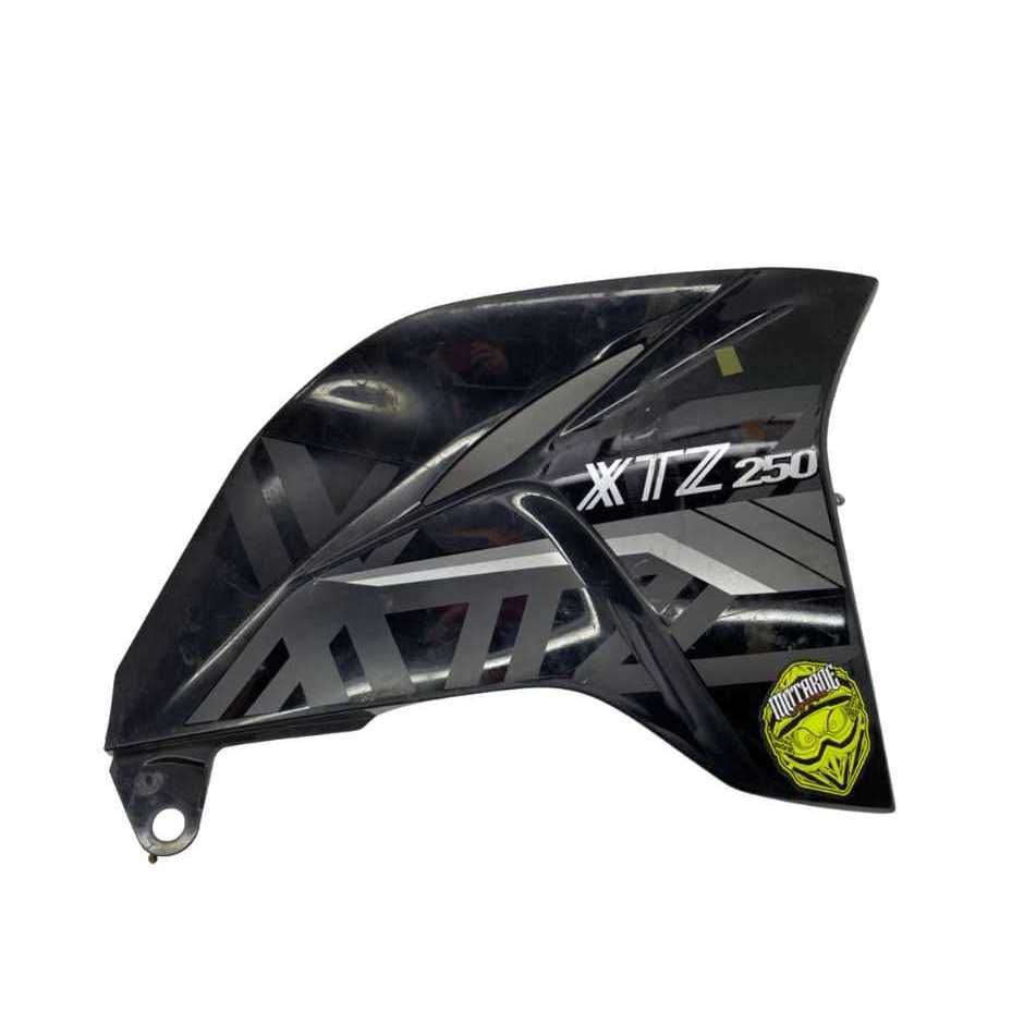carenagem aleta tanque XTZ 250 LANDER 2018 / 2024 lado; direito original yamaha usado 4705