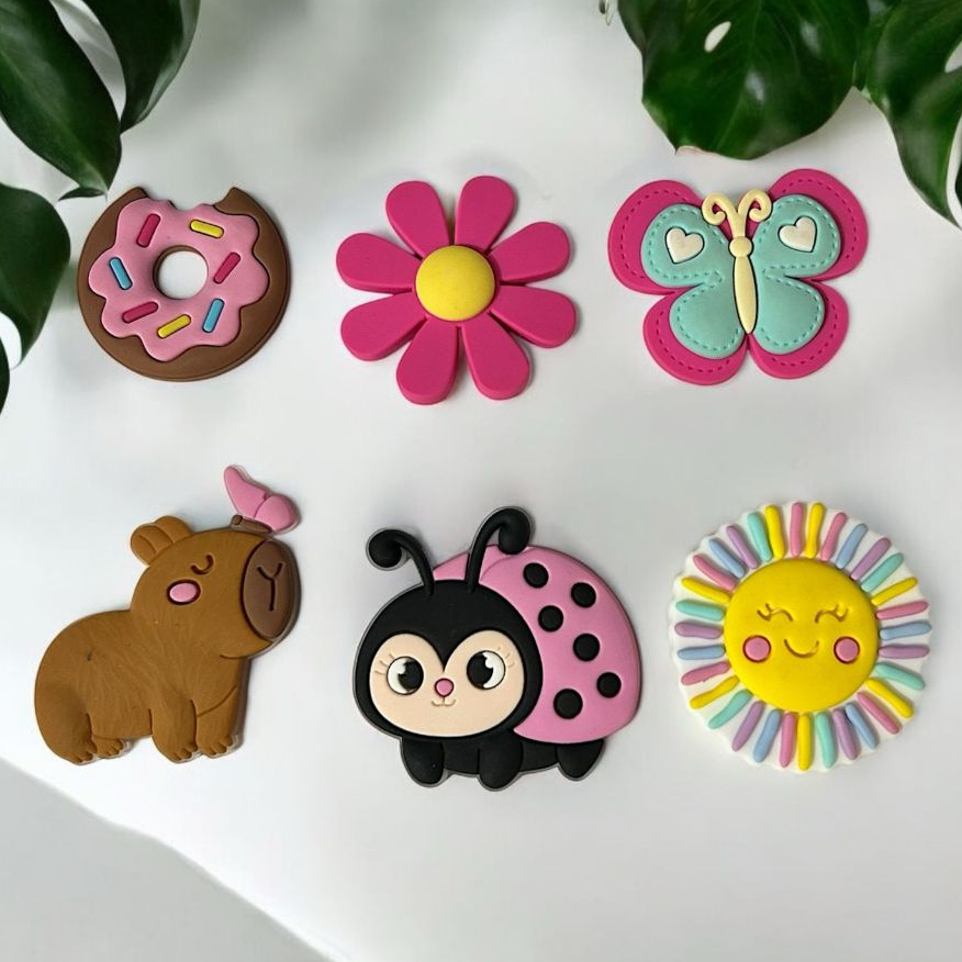 Kit Botons Pins Para Personalizar Babuche Enfeite Personagens Diversos Acessórios Adulto e Infantil