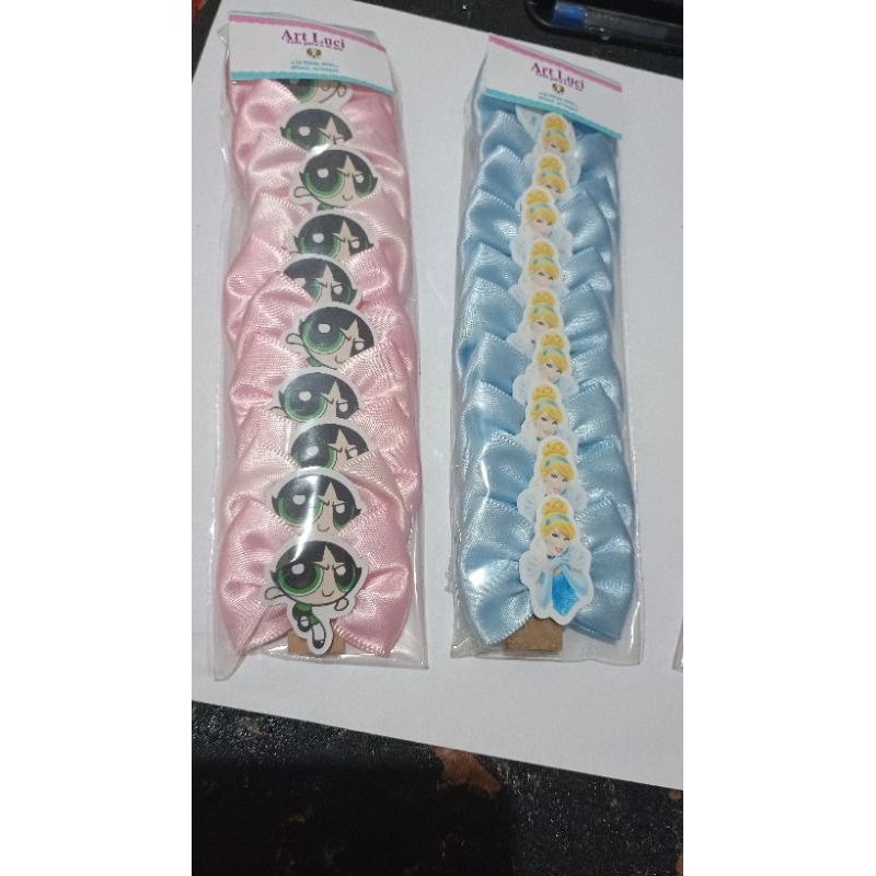 Laços pet variados.
