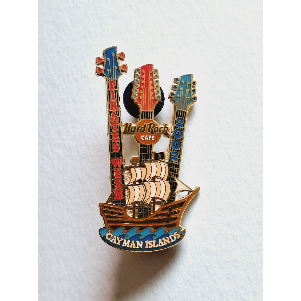 Pin / Broche - Hard Rock Cafe - Cayman Islands - Pirate's Week 2002 Pirate Ship Guitar