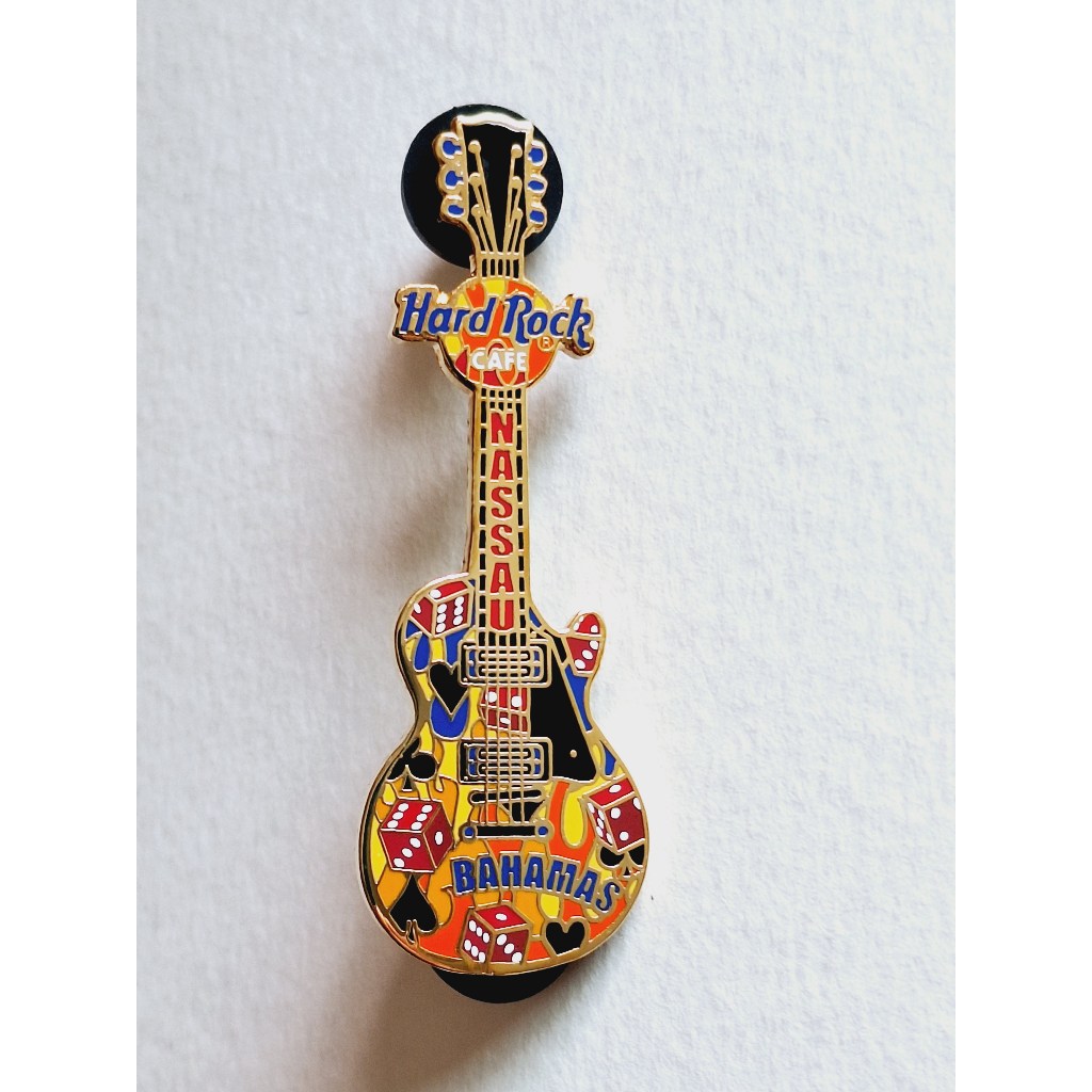 Pin / Broche - Hard Rock Cafe - Nassau - Gambling Guitar variant Red