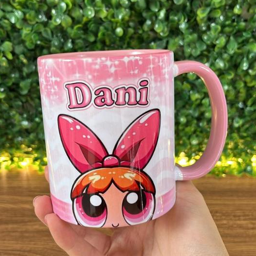 caneca com caixa branca personalizada com nome e personagem presente docinho lindinha florzinha super poderosas