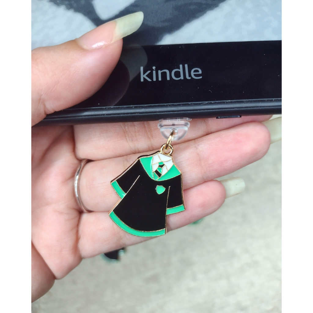 Sonserina. Kindle Charm/plug anti poeira para Kindle, celular e tablet.