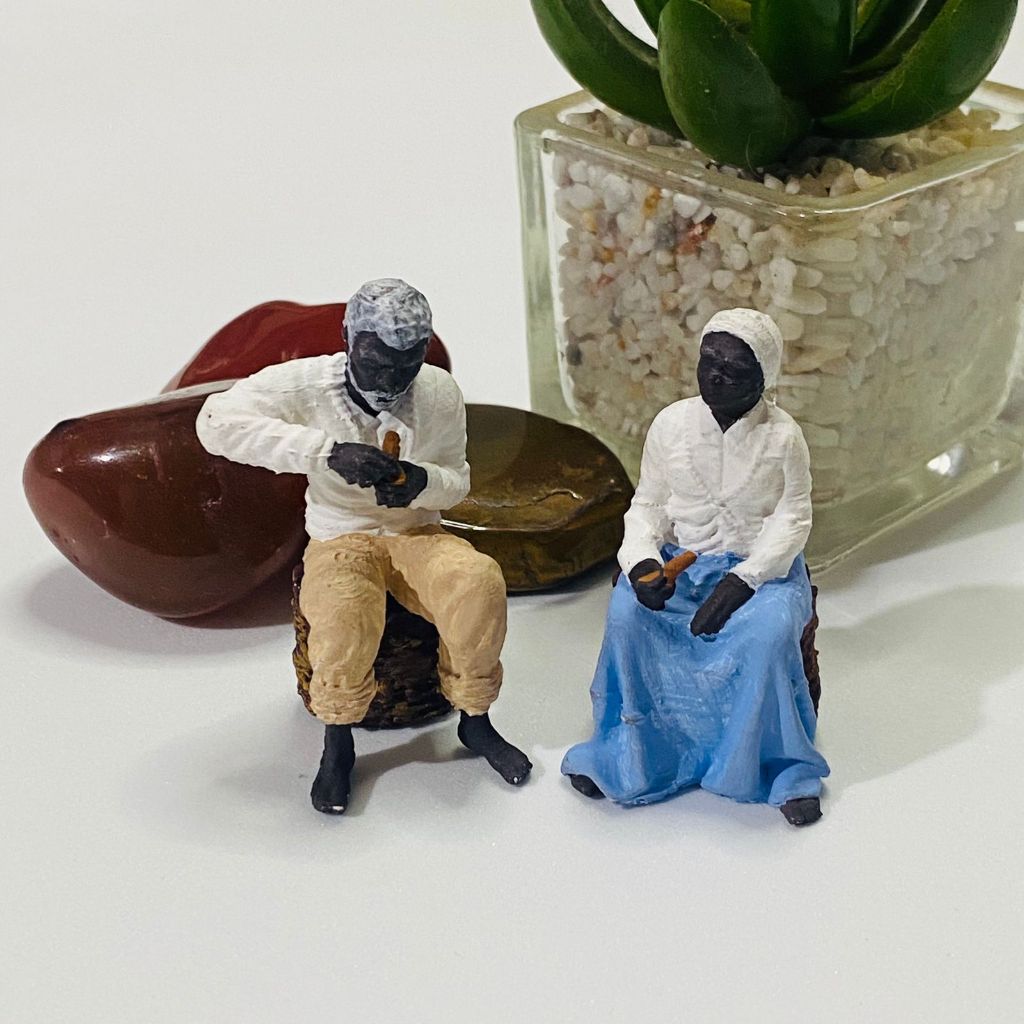 Mini Casal de Pretos Velhos - com acabamento em Pintura Artesanal | Impressão 3D | Arte de Orum em Oferta na Shopee