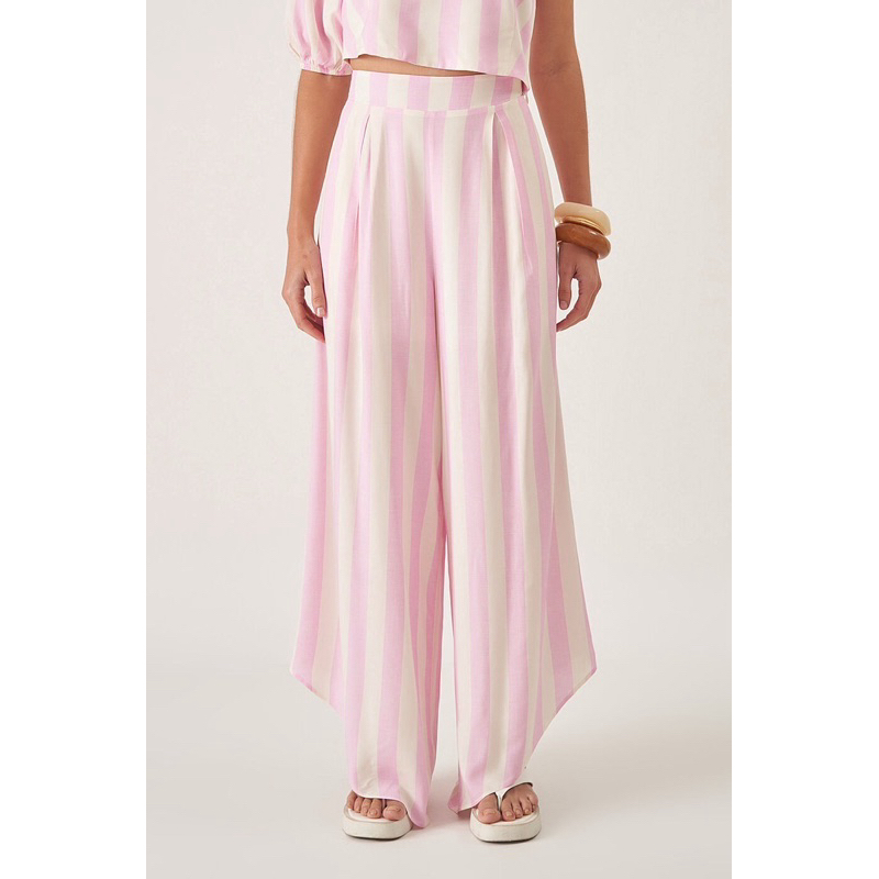 Calça pantalona assimétrica