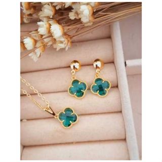 CONJUNTO DE COLAR E BRINCO TREVO PEDRINHAS FOLHEADO A OURO OU PRATA DIVERSAS CORES