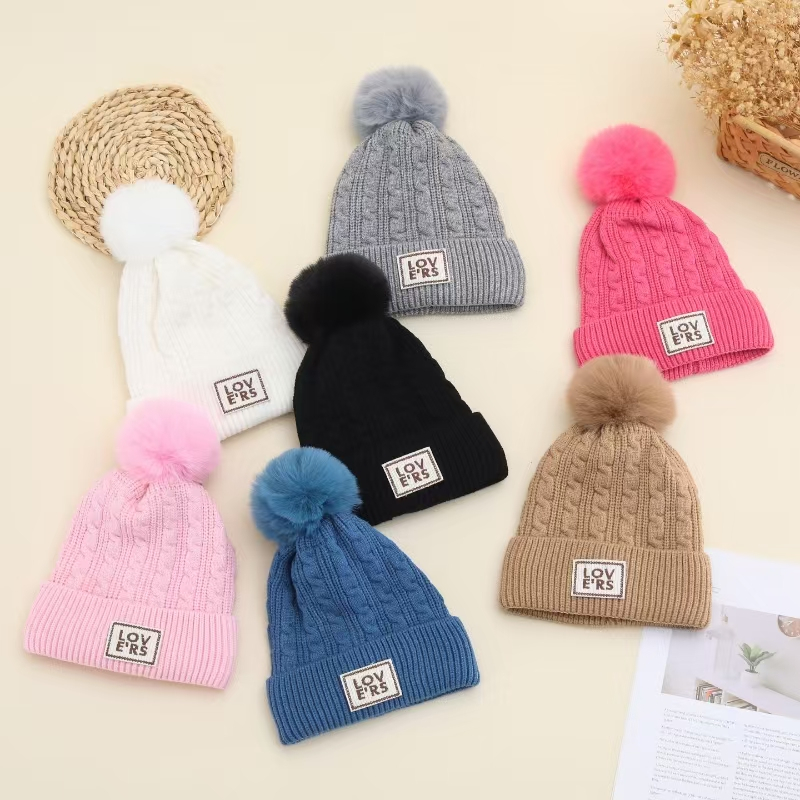 2025 Novo Touca Infantil Simple Menina e Menino Quente Com Pompom Touca Gorro Infantil De Letra p/ Idade 3 - 7 ano JZ030