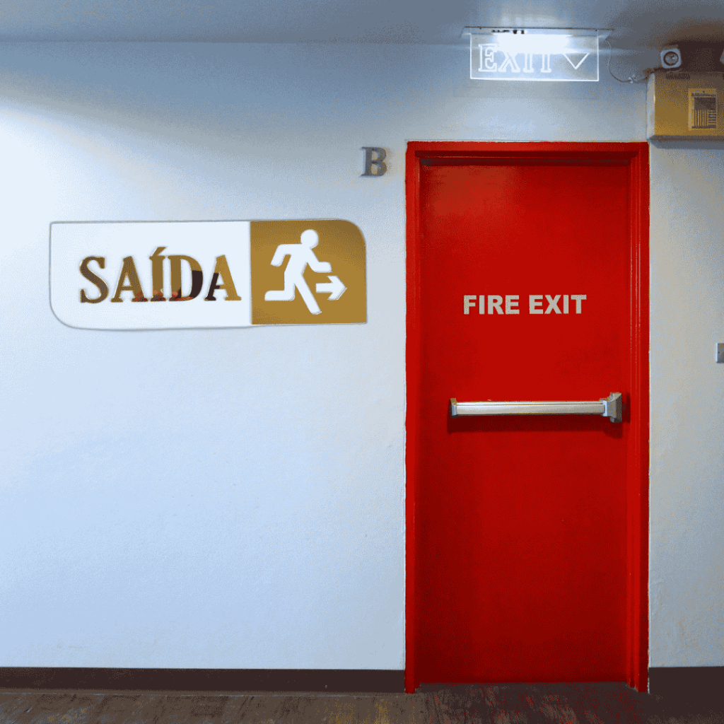 Placa Sinalização - Identificação em Acrílico para Porta Saída Dourado