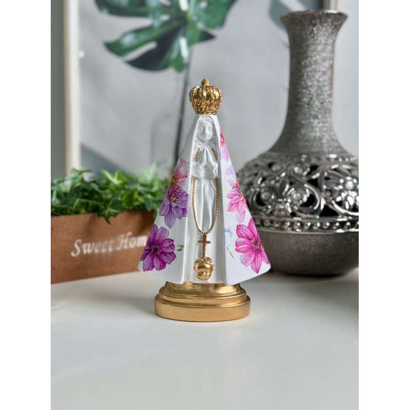 nossa senhora aparecida 20cm manto flor lilás detalhes dourado gesso em Oferta na Shopee
