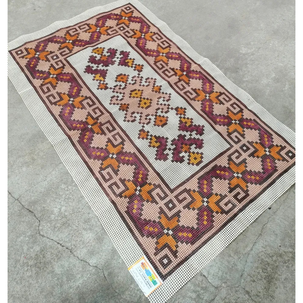 Kit para Bordar Tapete (Tela + Lãs Paratapet + Agulha Tapestry + Manul de Pontos) R. 2252 Tapeçaria