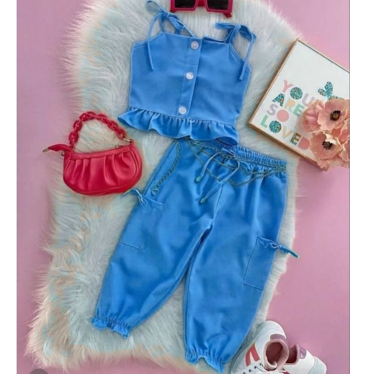 Conjunto infantil menina cropped e calça jogger cargo liso de luxo tamanhos 2 aos 8 anos — imagem 2 de 2