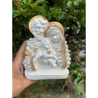 Sagrada Familia Perolada 15cm em Oferta na Shopee