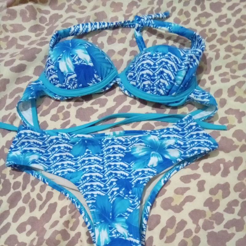 biquíni conjunto outros modelos/ tamanhos variados brecho