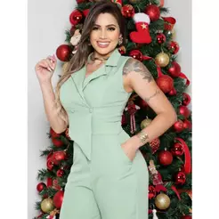 Lançamento!!! Macacão Bia Feminino Detalhe botões Com Bojo e bolso
