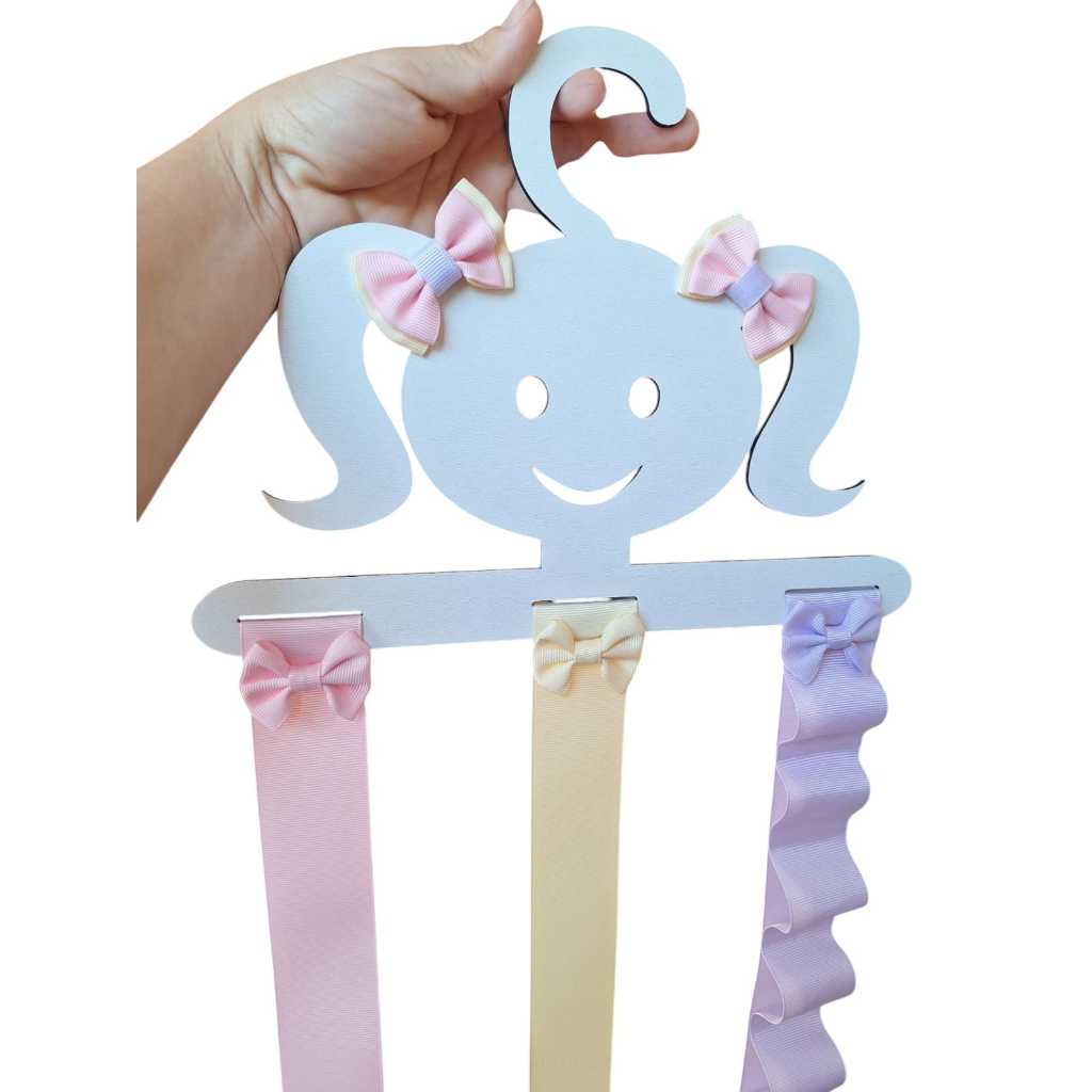 Porta laço e organizador de laço e tiara infantil de menina MDF boneca acessório infantil decorado