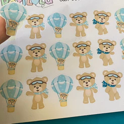 100 apliques de adesivos medidas 2,5cm a 3,0cm ursinho baloeiro pronta entrega