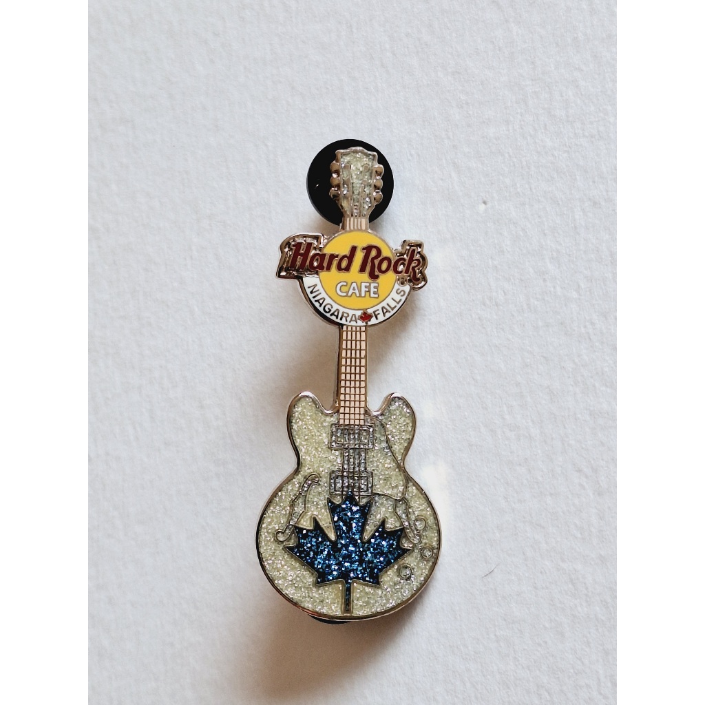 Pin / Broche - Hard Rock Cafe - Niagara Falls, Canada - Sparkling Grey Gretsch Falcon Guitar with Blue Maple Leaf