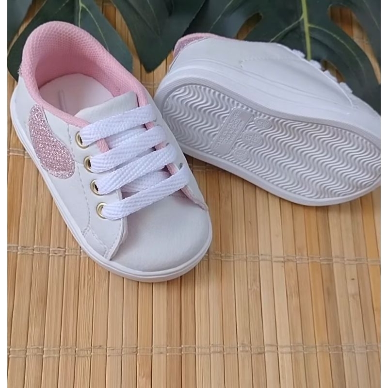 tênis branco com coração rosa bebê menina tenis feminino sola bebe sapato sapatinho sapatinhos nenê