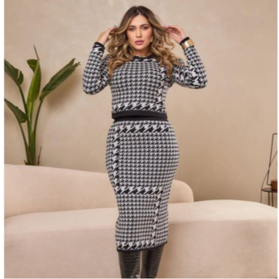 Conjunto Tricô Modal Blusa Manga Longa em Pied Poule e Saia Midi Tricot