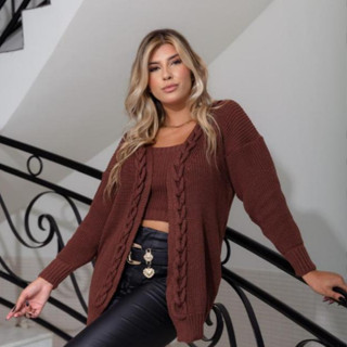 Casaco Cardigan Feminino em  Tricot Elegante Trabalhado em Tranças em Alto Relevo 3D