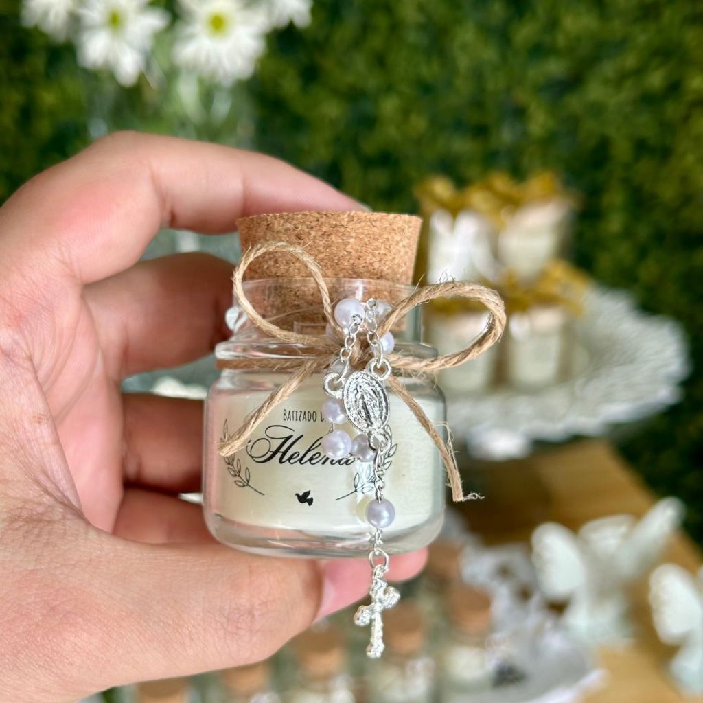 kit 12 lembrancinhas velas perfumadas - tampa de rolha + mini terço em Oferta na Shopee