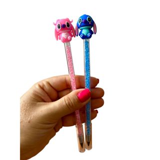 LÁPIS INFINITO STITCH UM KIT COM DOIS LÁPIS INFINTO UM DO STITCH  E UM DA ANGEL  UMA FOFURA!! em Oferta na Shopee